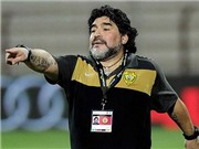 Bóng đá anh, ngoại hạng anh, lịch thi đấu euro 2012, Xô xát với đồng nghiệp, Maradona bị treo giò 3 trận
